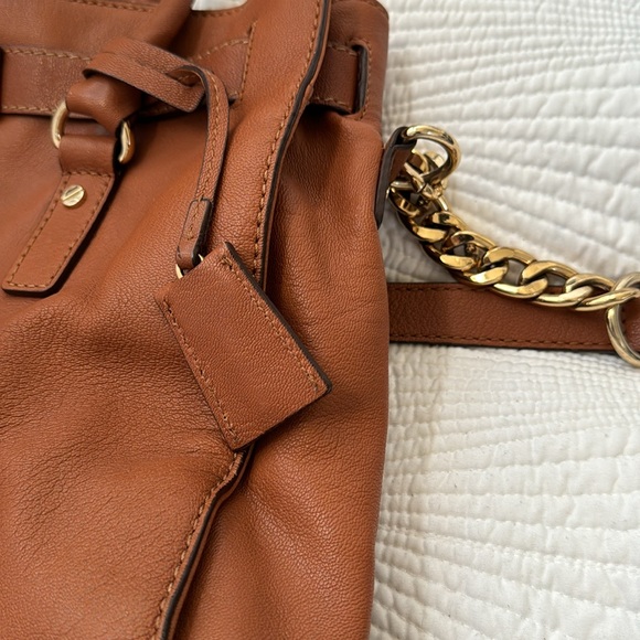 MICHAEL KORS Hamilton Saffiano Leather Handbag with GoldRock - Picture 3 of 11